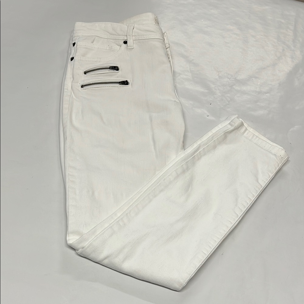 Life In Progress White Jeans with Zipper Accents
